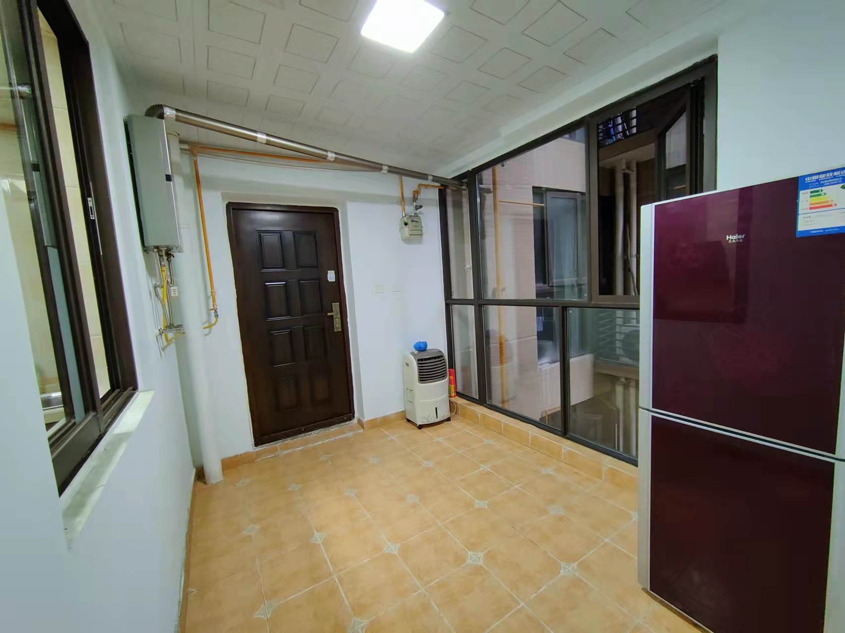 南湖世纪 2室1厅1卫 2500.0元/月 南湖世纪 2室1厅1卫 2500.0元/月室内图