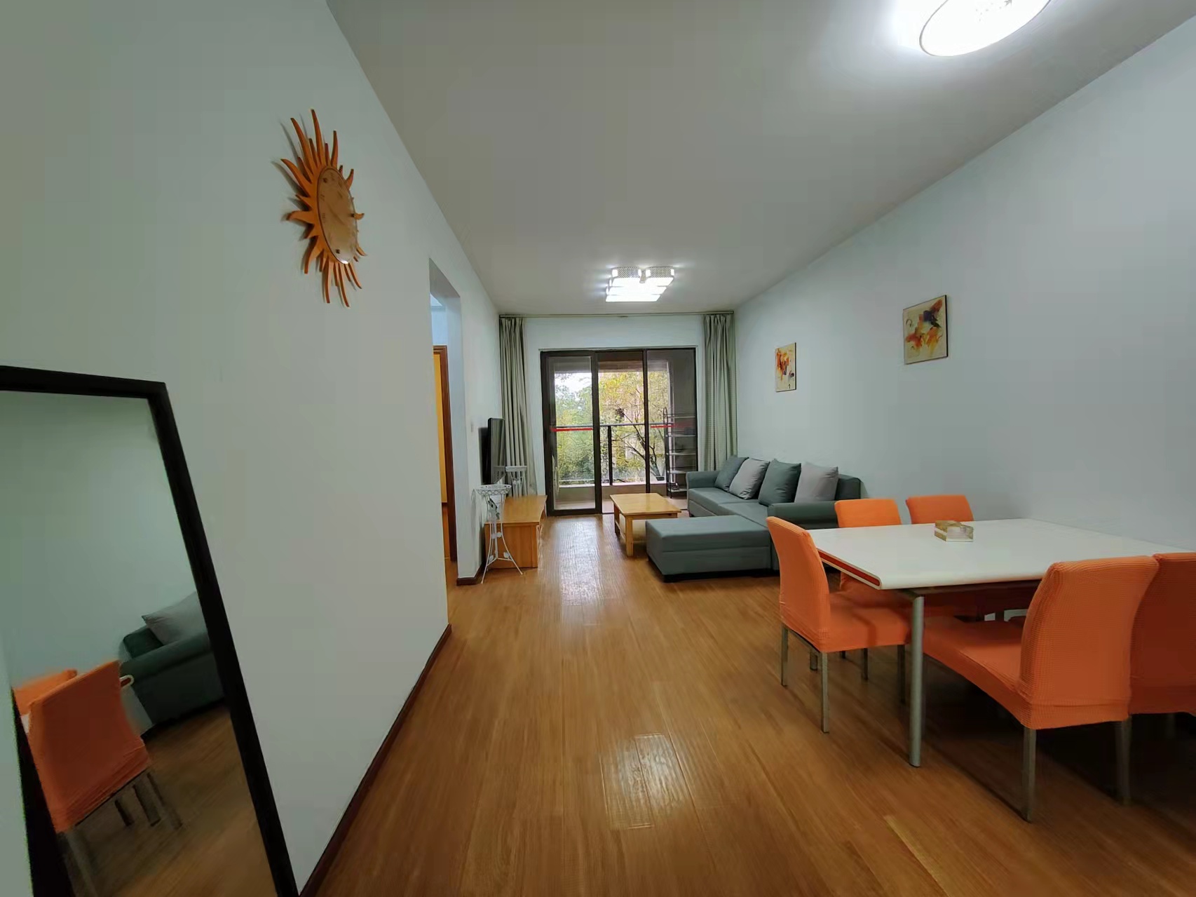 南湖世纪 2室1厅1卫 2500.0元/月 南湖世纪 2室1厅1卫 2500.0元/月室内图