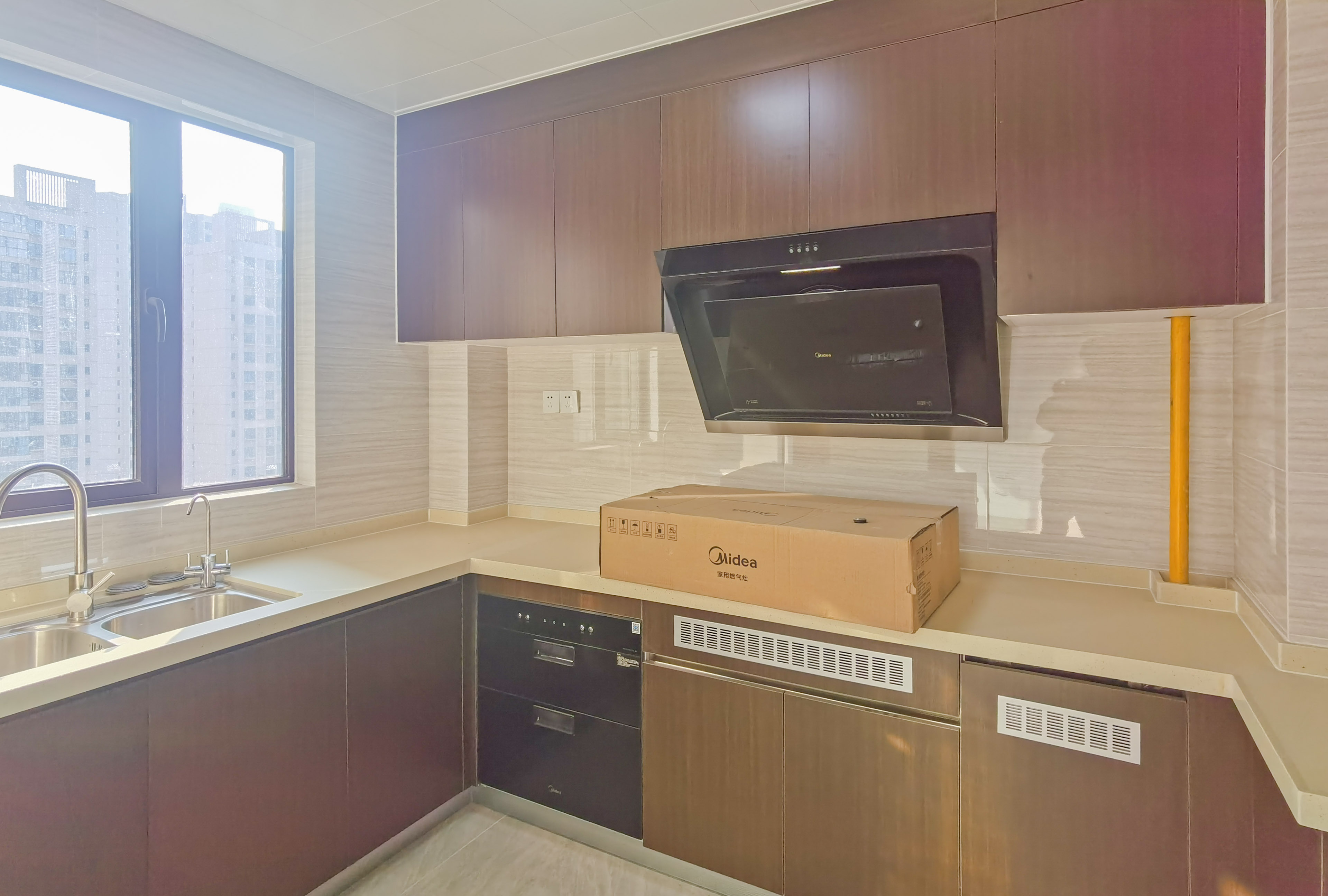 蓝溪谷 3室2厅2卫 91.8万 蓝溪谷 3室2厅2卫 91.8万客厅