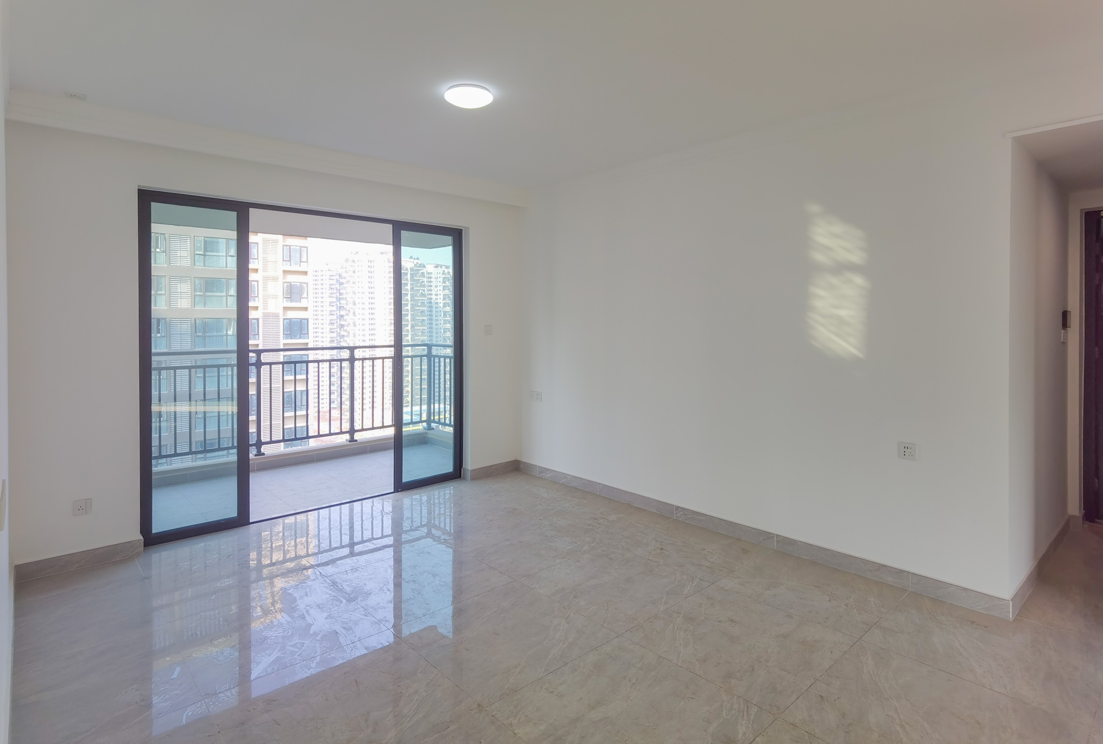 蓝溪谷 3室2厅2卫 91.8万 蓝溪谷 3室2厅2卫 91.8万客厅