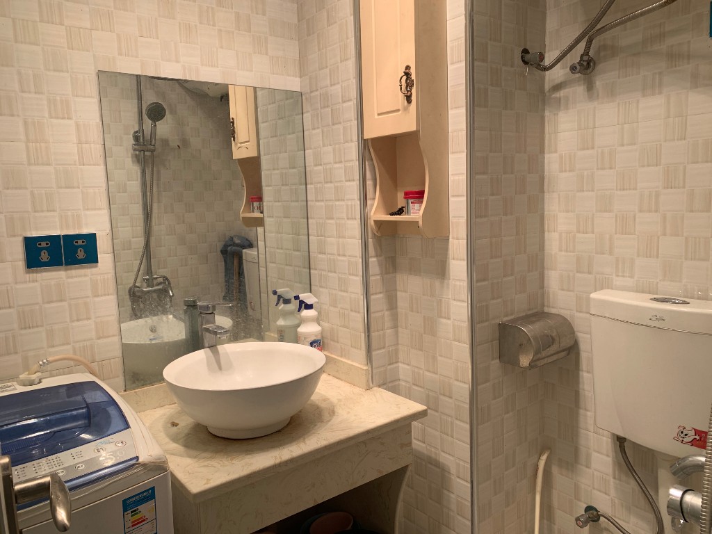 五洲富隆中心 1室1厅1卫 1000.0元/月 五洲富隆中心 1室1厅1卫 1000.0元/月室内图