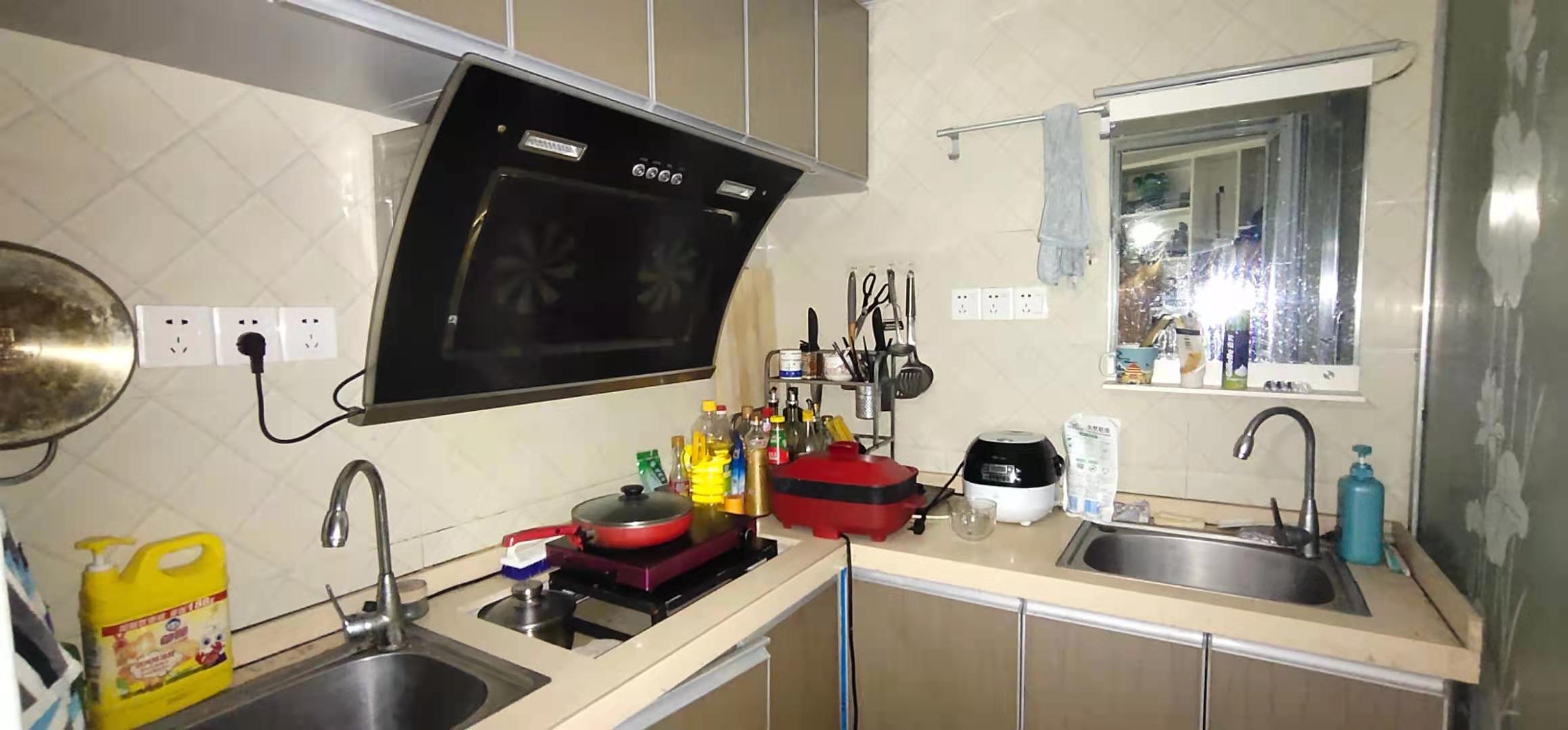 华夏佳园二期 1室1厅1卫 1300.0元/月 华夏佳园二期 1室1厅1卫 1300.0元/月室内图