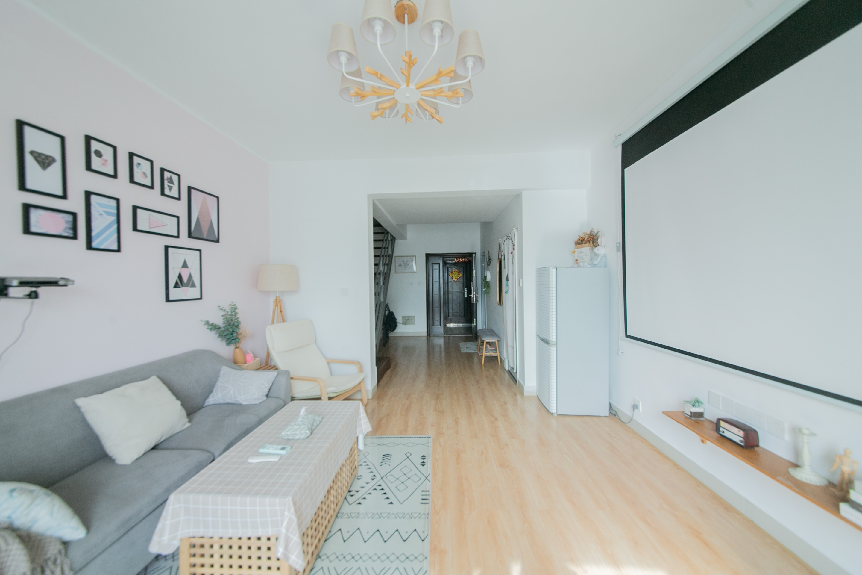 凯乐国际城  2室2厅2卫    95.0万 凯乐国际城  2室2厅2卫    95.0万客厅