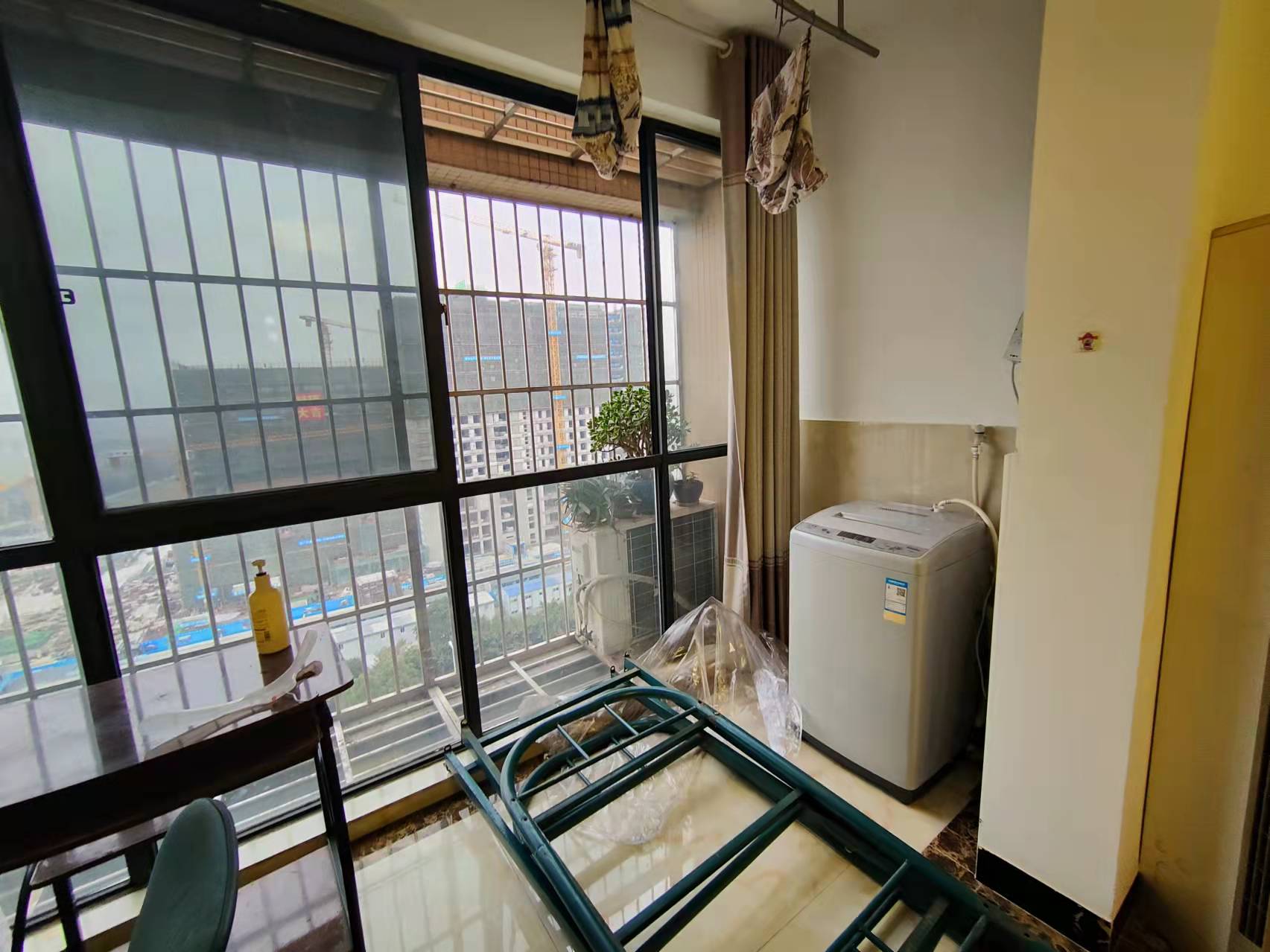 南湖春天  2室1厅1卫   2000.00元/月室内图