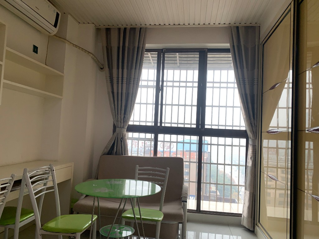 五洲富隆中心 1室1厅1卫 1000.0元/月 五洲富隆中心 1室1厅1卫 1000.0元/月室内图