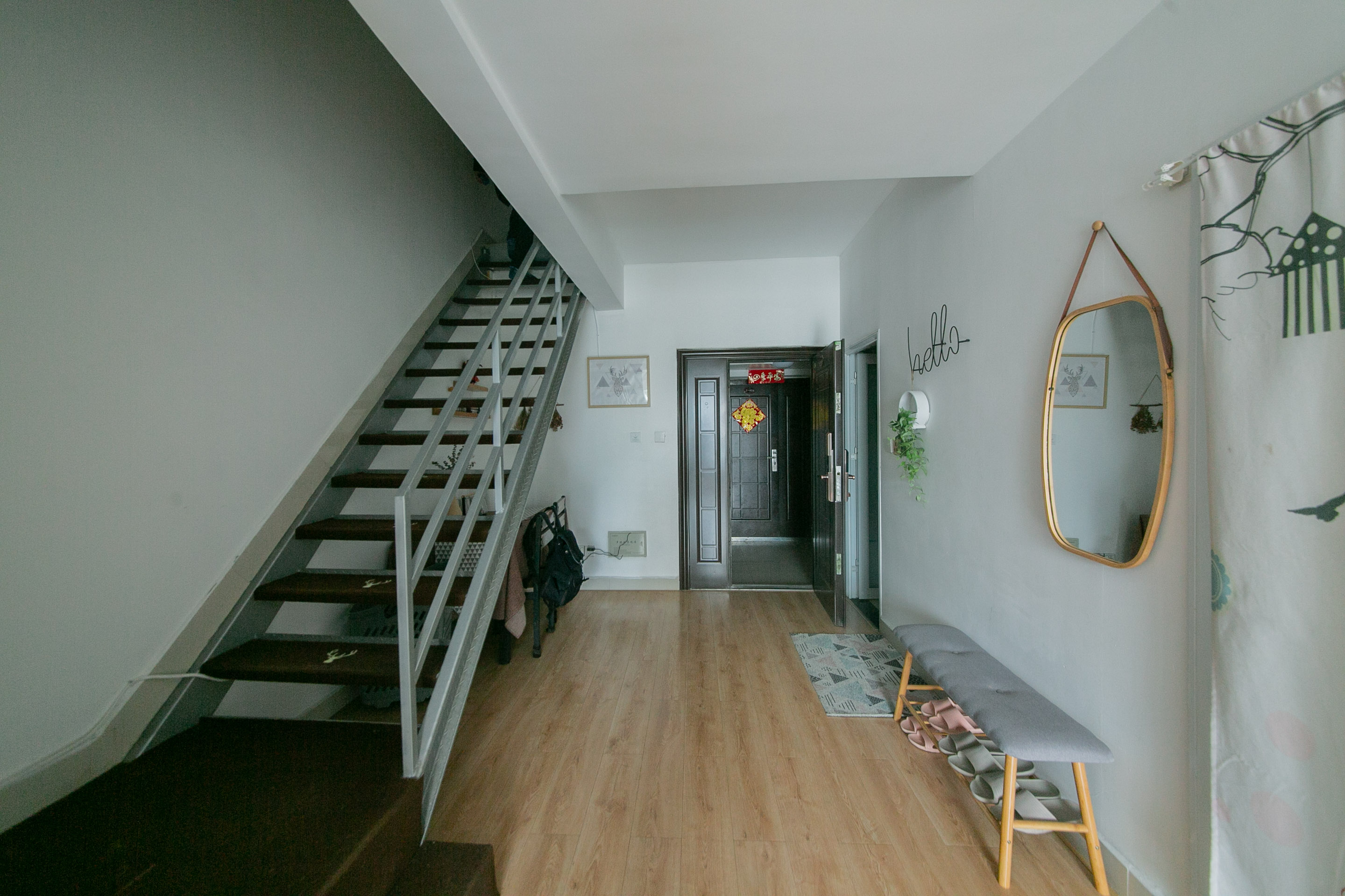 凯乐国际城  2室2厅2卫    95.0万 凯乐国际城  2室2厅2卫    95.0万客厅