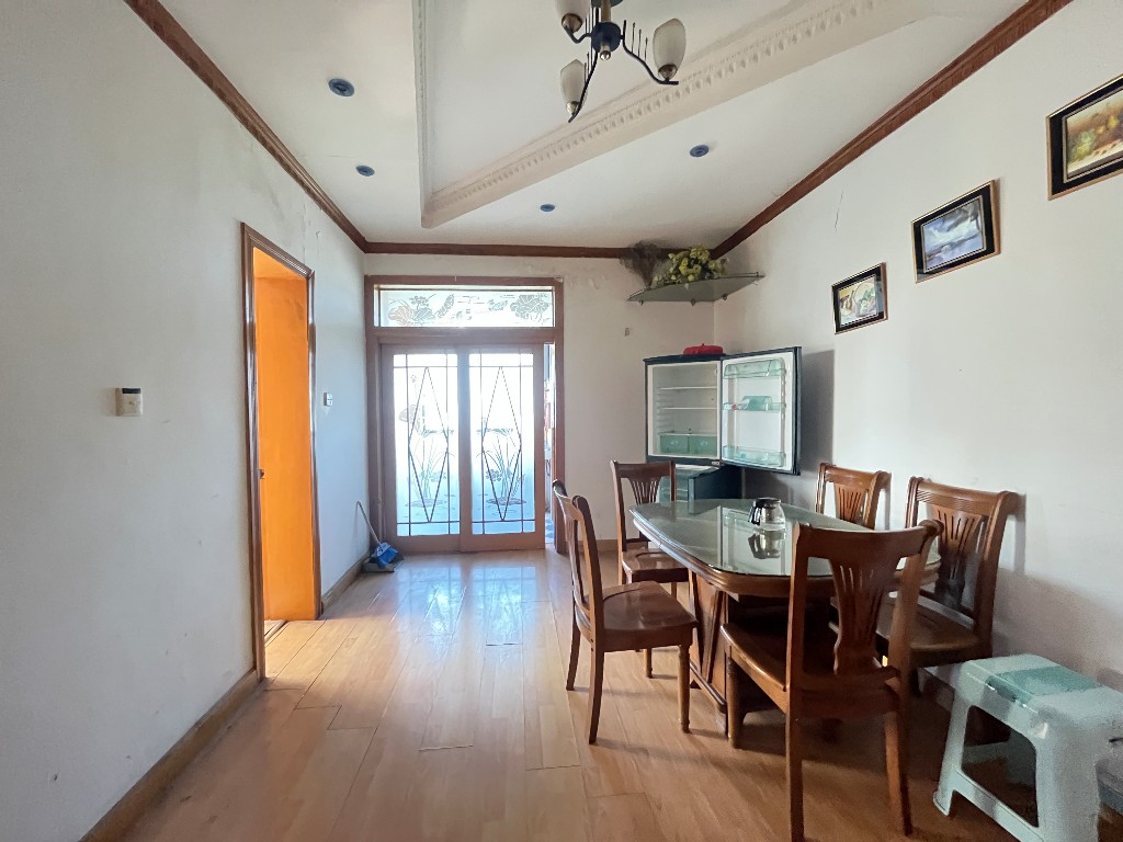 陡岭坡 3室2厅1卫 1000.0元/月 陡岭坡 3室2厅1卫 1000.0元/月室内图