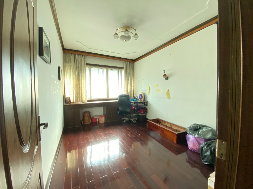 泰苑小区  3室2厅2卫    48.0万 泰苑小区  3室2厅2卫    48.0万客厅