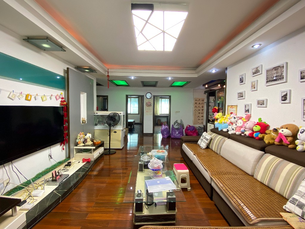 泰苑小区  3室2厅2卫    48.0万 泰苑小区  3室2厅2卫    48.0万客厅