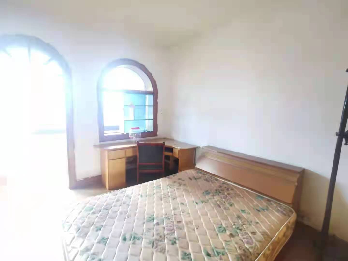 水仙路口公交小区  2室1厅1卫   29.50万客厅