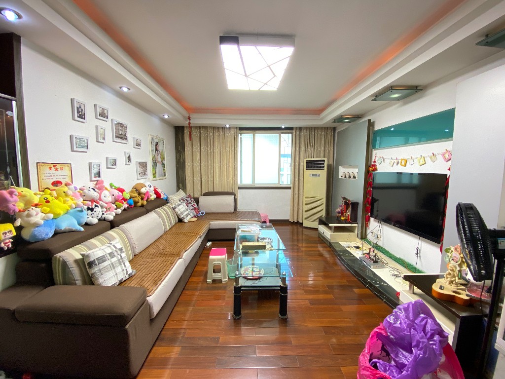 泰苑小区  3室2厅2卫    48.0万 泰苑小区  3室2厅2卫    48.0万客厅