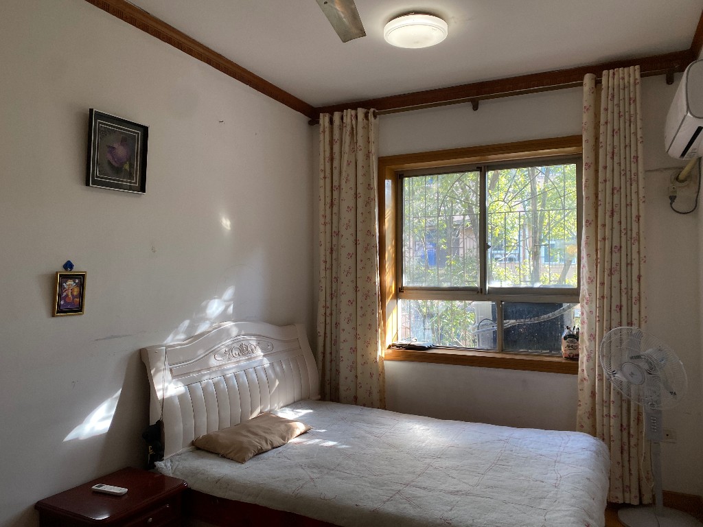 陡岭坡 3室2厅1卫 1000.0元/月 陡岭坡 3室2厅1卫 1000.0元/月室内图