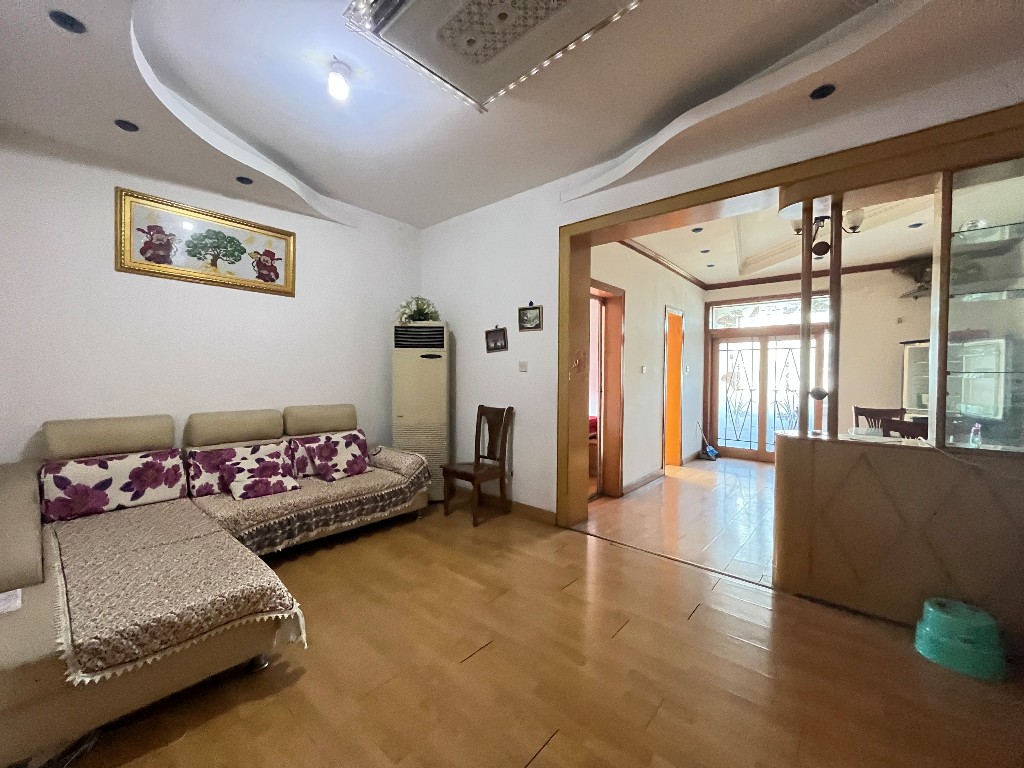 陡岭坡 3室2厅1卫 1000.0元/月 陡岭坡 3室2厅1卫 1000.0元/月室内图