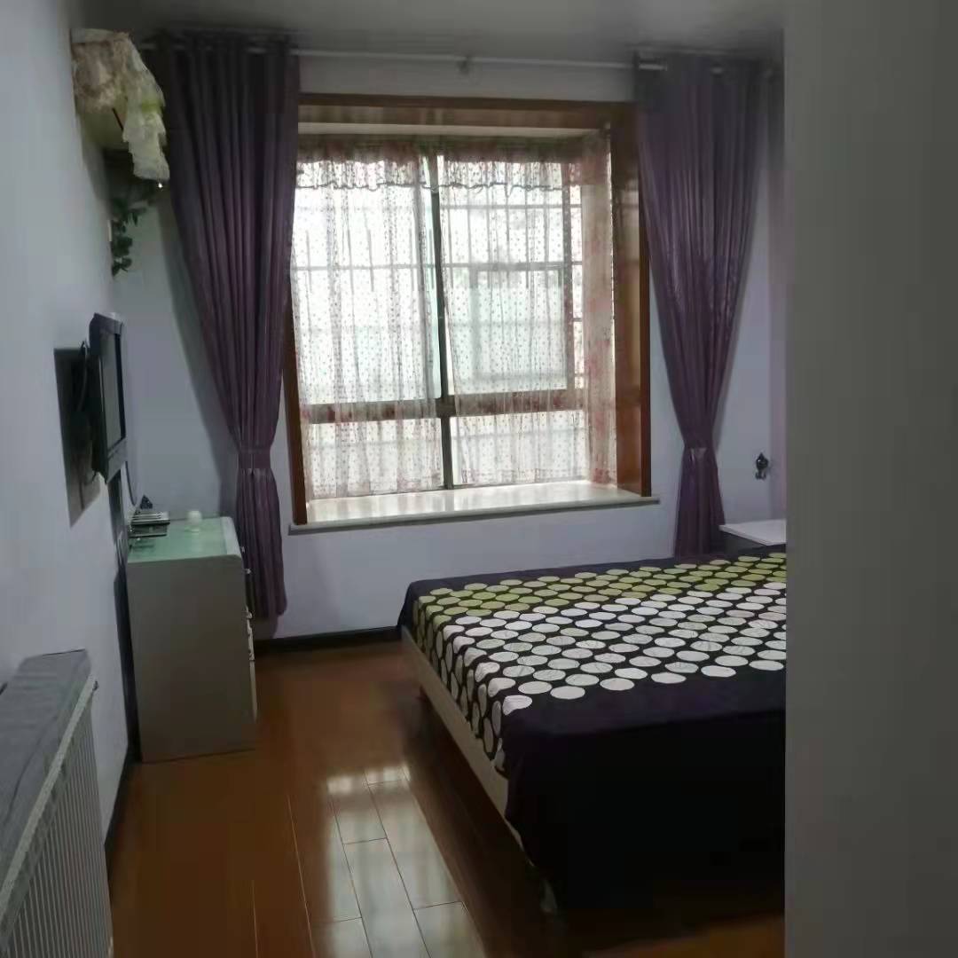 香洲名都  3室2厅2卫   2100.00元/月室内图