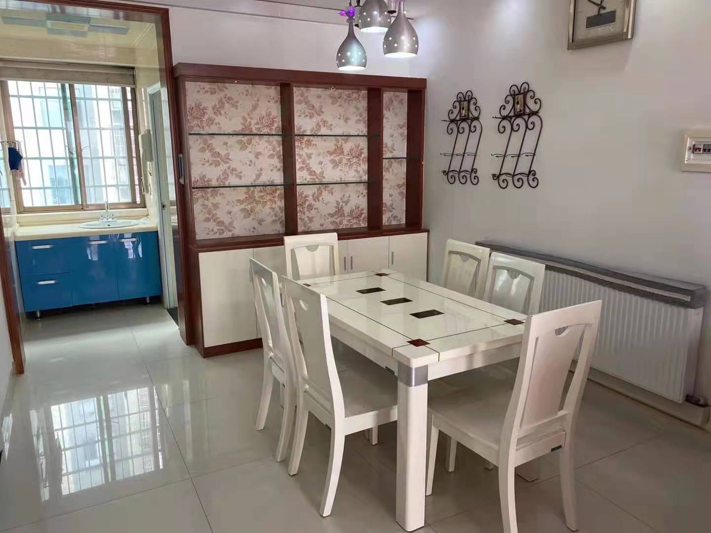 香洲名都  3室2厅2卫   2100.00元/月室内图