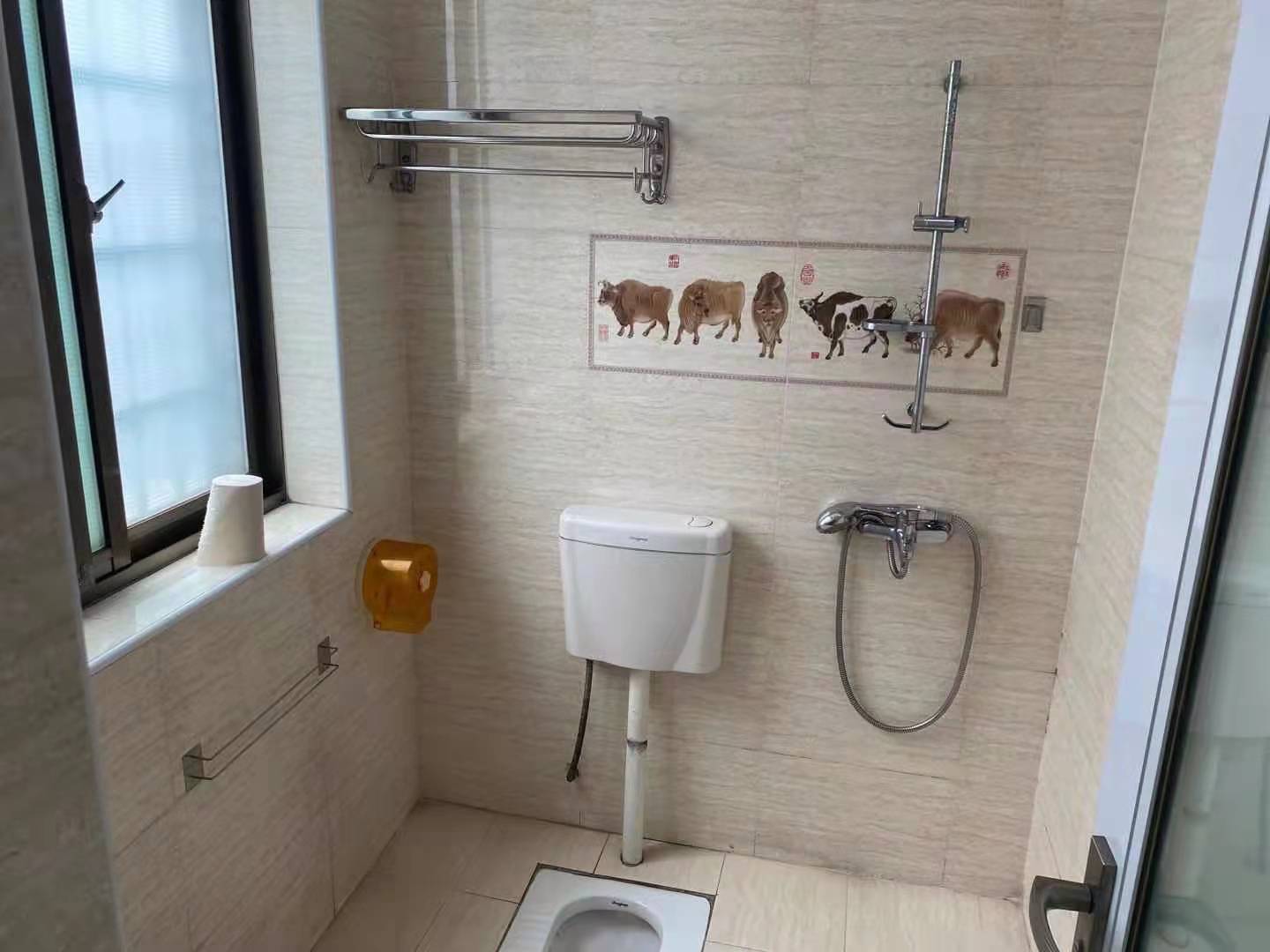 香洲名都  3室2厅2卫   2100.00元/月室内图