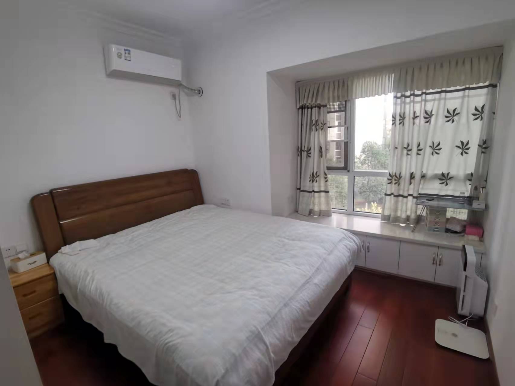 美的城三期 4室2厅2卫 89.0万 美的城三期 4室2厅2卫 89.0万客厅