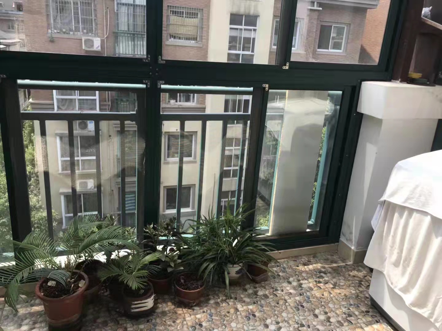 玫瑰名城玫瑰园 0室0厅0卫 1600.0元/月 玫瑰名城玫瑰园 0室0厅0卫 1600.0元/月室内图