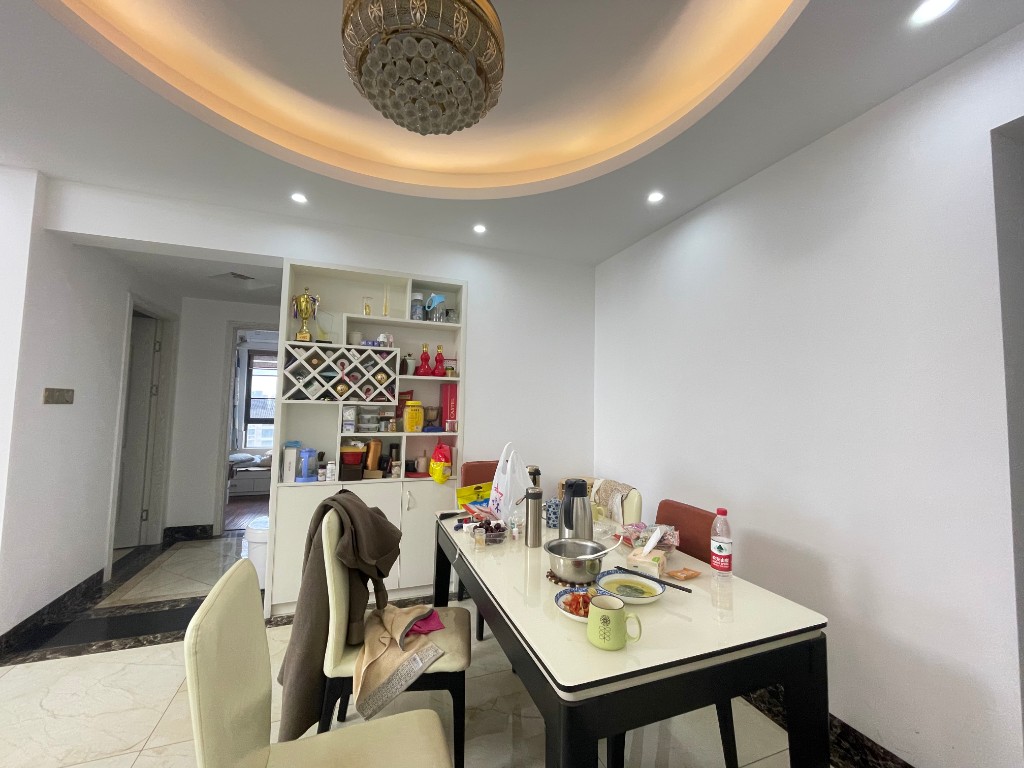 蓝溪谷 3室2厅2卫 82.0万 蓝溪谷 3室2厅2卫 82.0万客厅