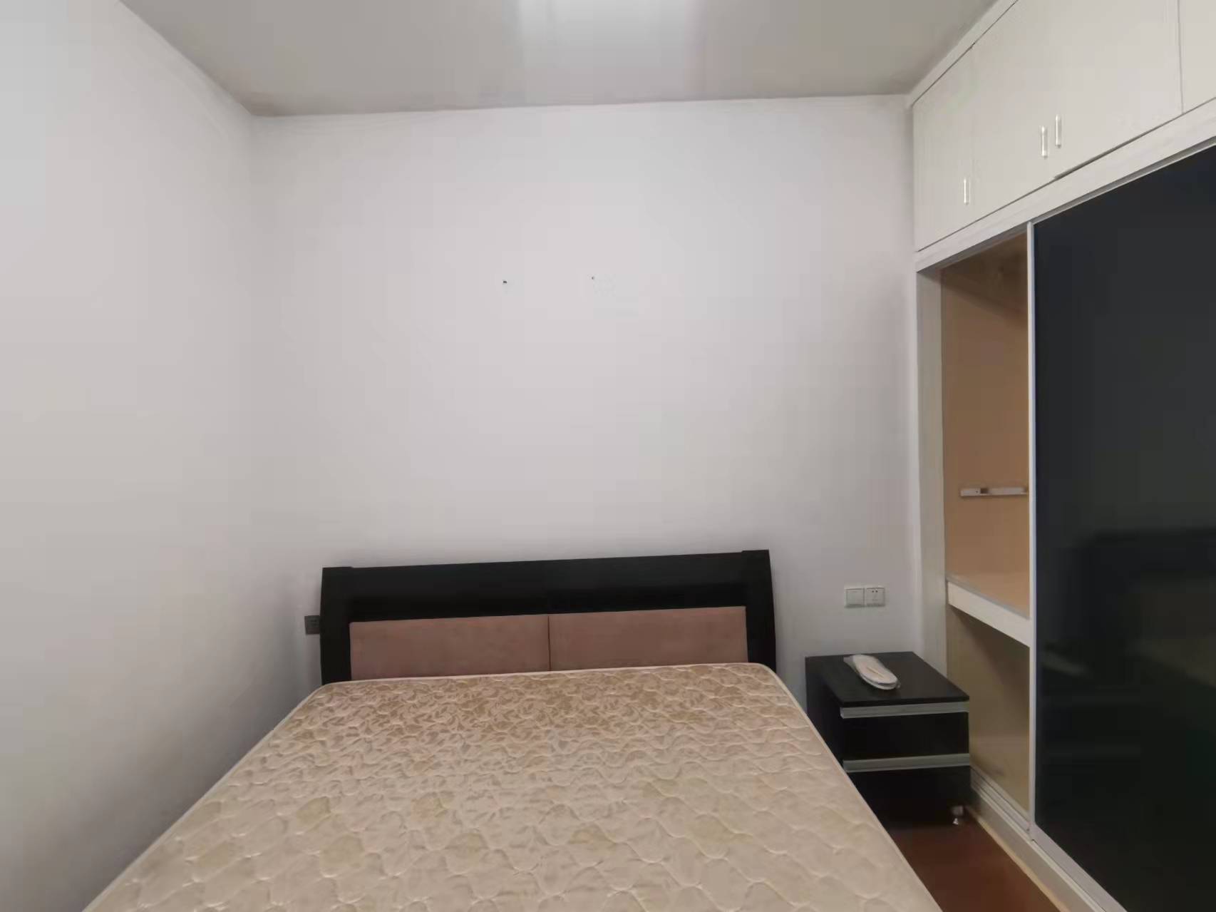 愉景湾东域  2室2厅1卫    1400.0元/月 愉景湾东域  2室2厅1卫    1400.0元/月室内图