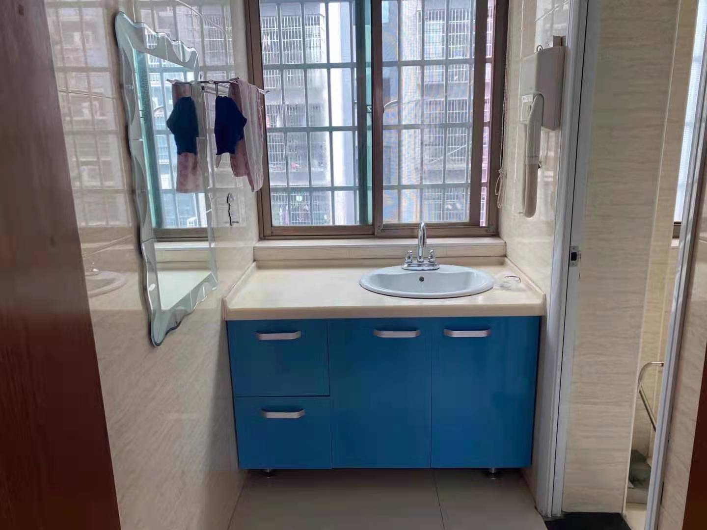香洲名都  3室2厅2卫   2100.00元/月户型图