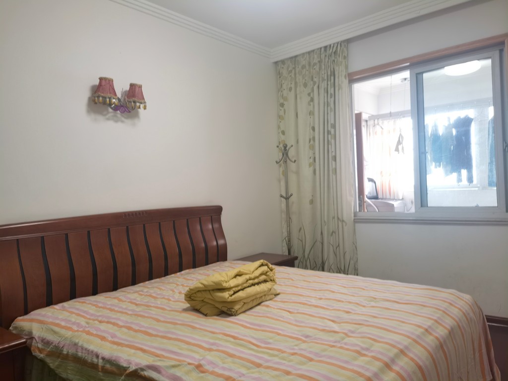 马良小区 3室2厅2卫 60.0万 马良小区 3室2厅2卫 60.0万客厅