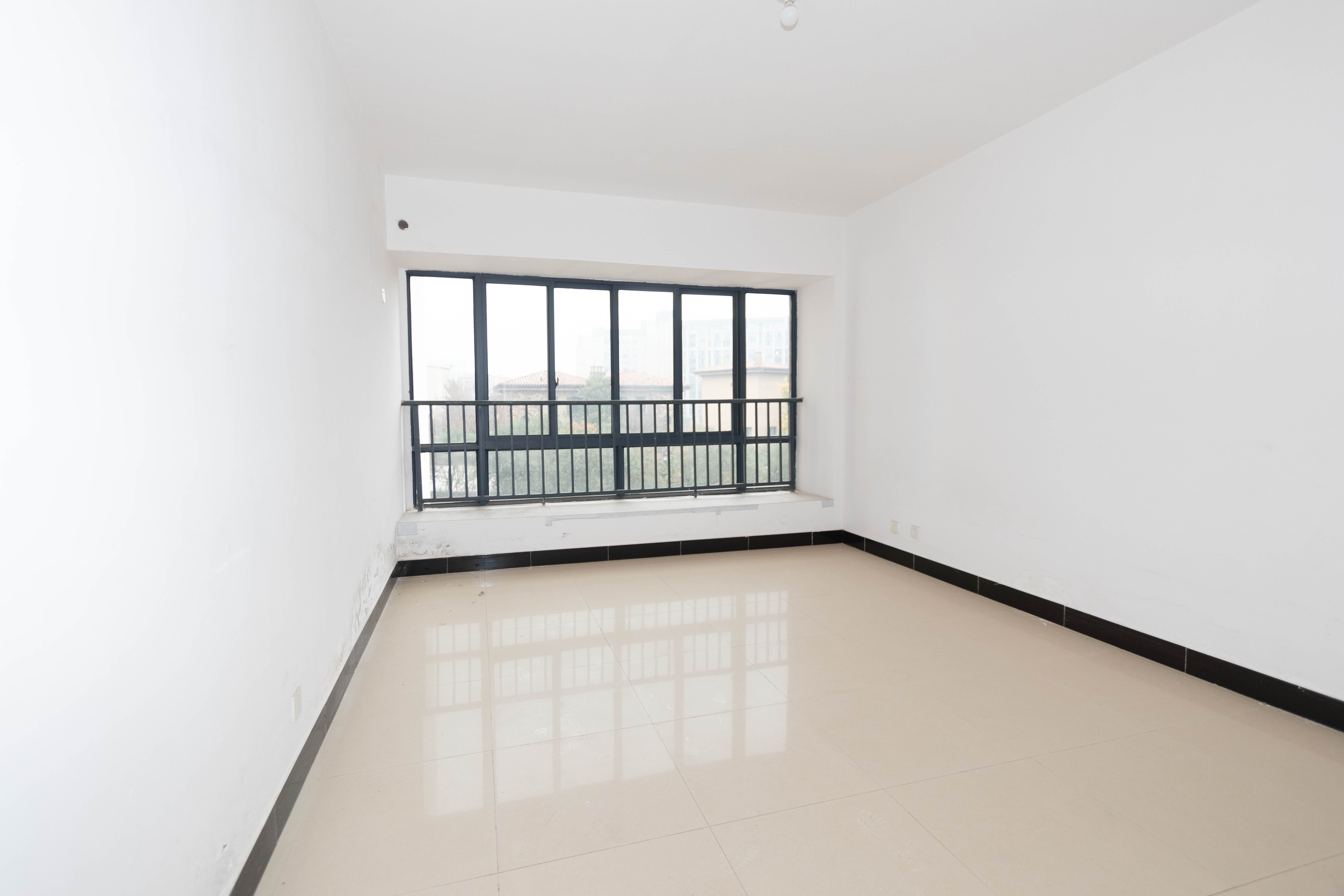 黑金时代广场  4室2厅1卫    78.0万其他