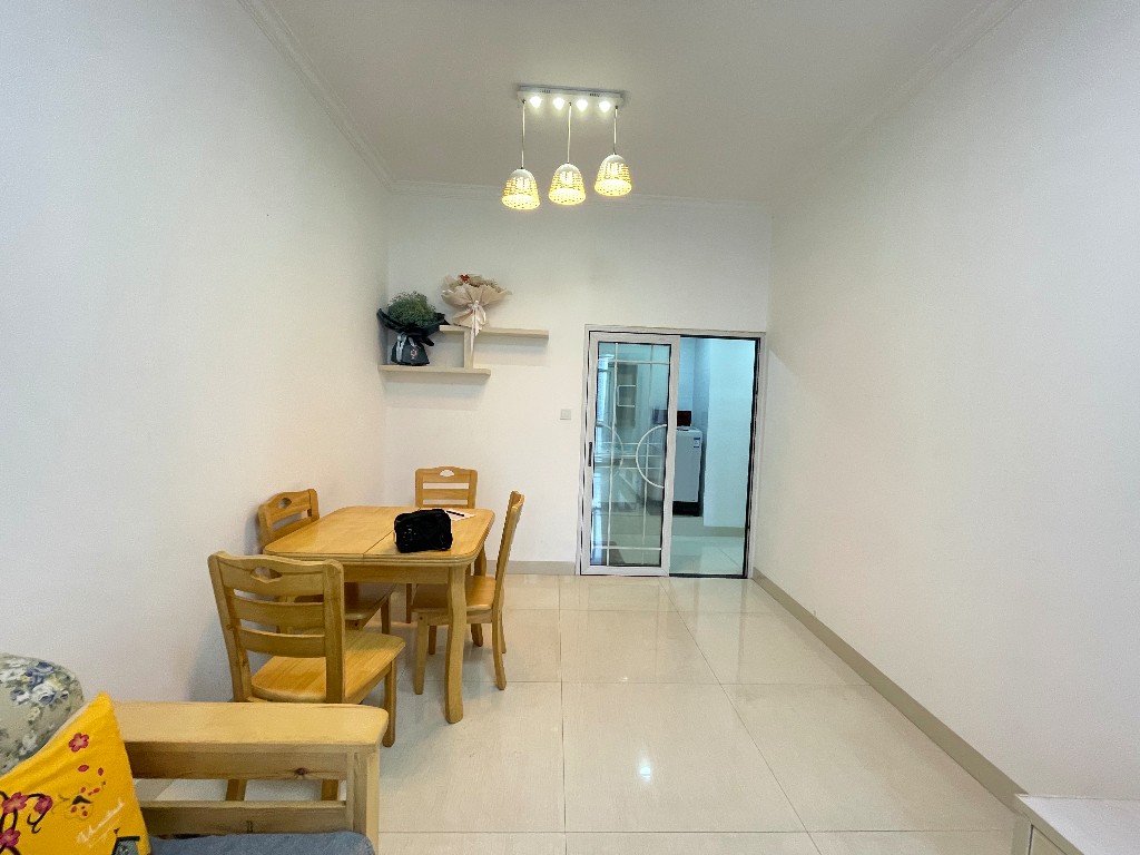 流金岁月-华晨国际 2室2厅1卫 62.0万 流金岁月-华晨国际 2室2厅1卫 62.0万客厅