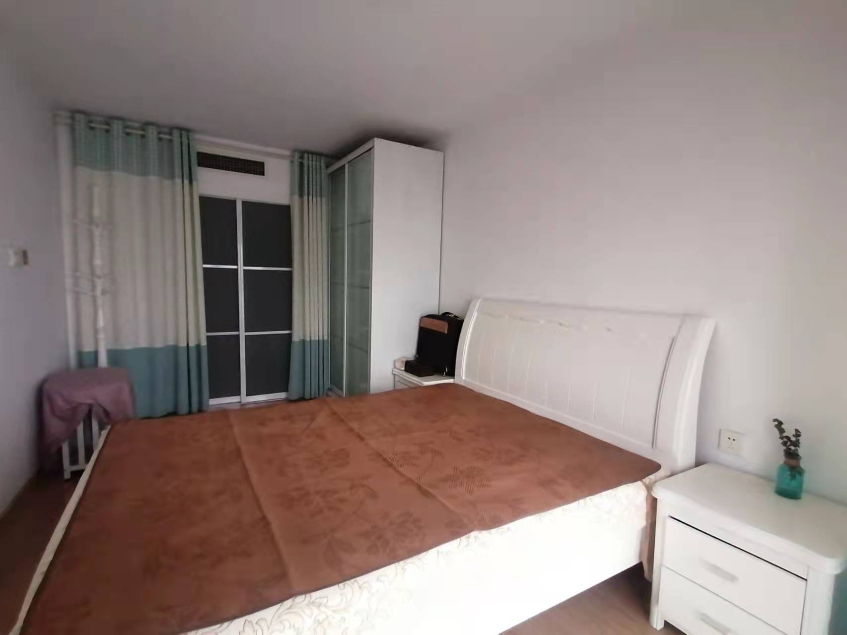 中瀚财富广场  3室2厅1卫    2000.0元/月 中瀚财富广场  3室2厅1卫    2000.0元/月室内图