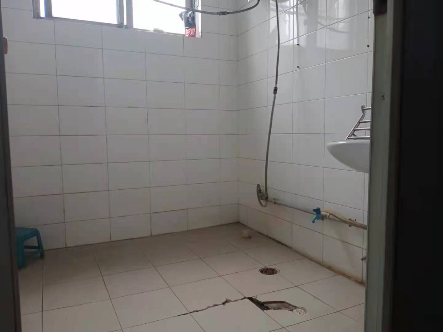 东方工具厂 3室2厅2卫 42.8万 东方工具厂 3室2厅2卫 42.8万客厅