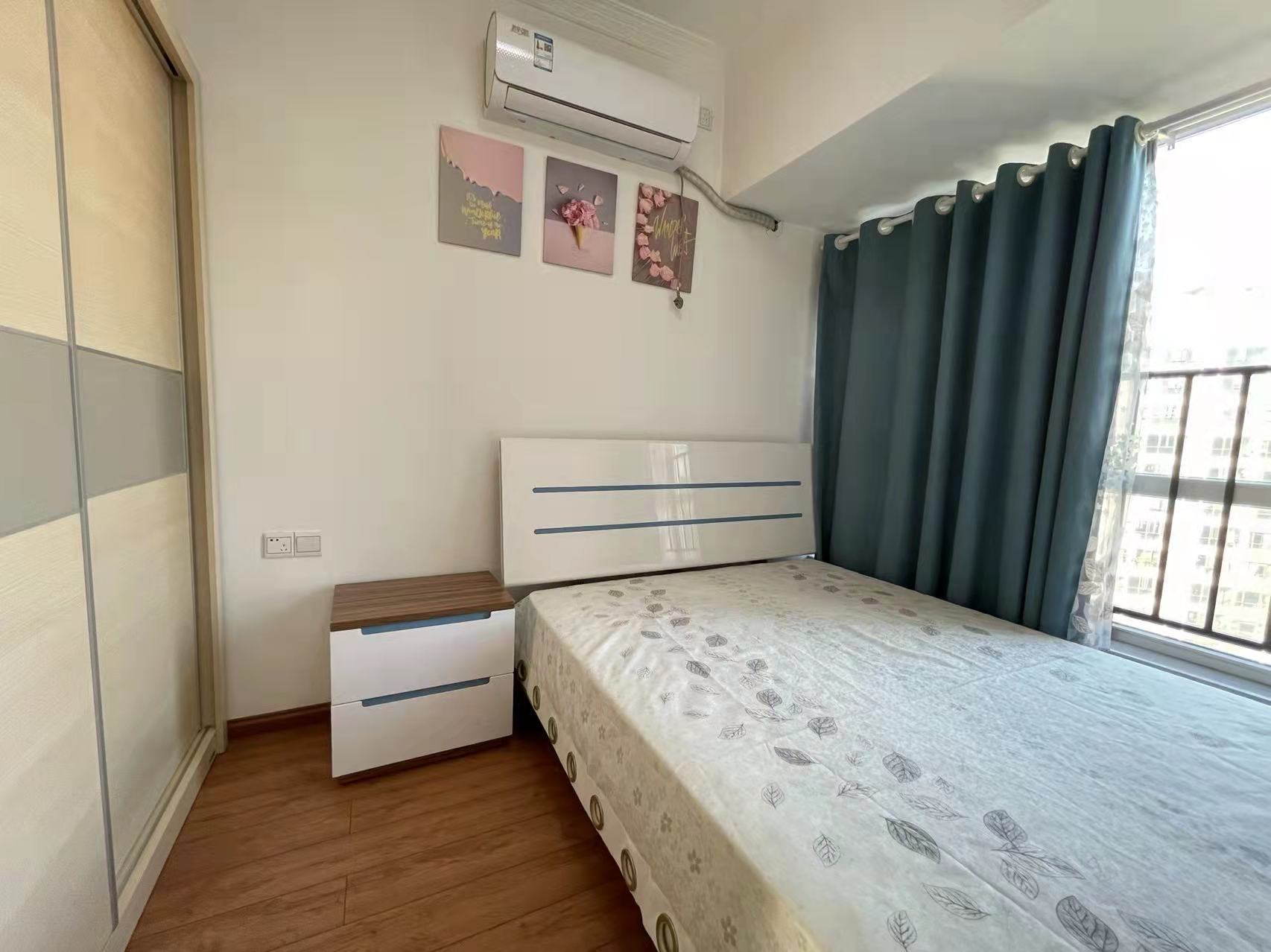 美的城三期  3室2厅1卫    69.8万 美的城三期  3室2厅1卫    69.8万客厅