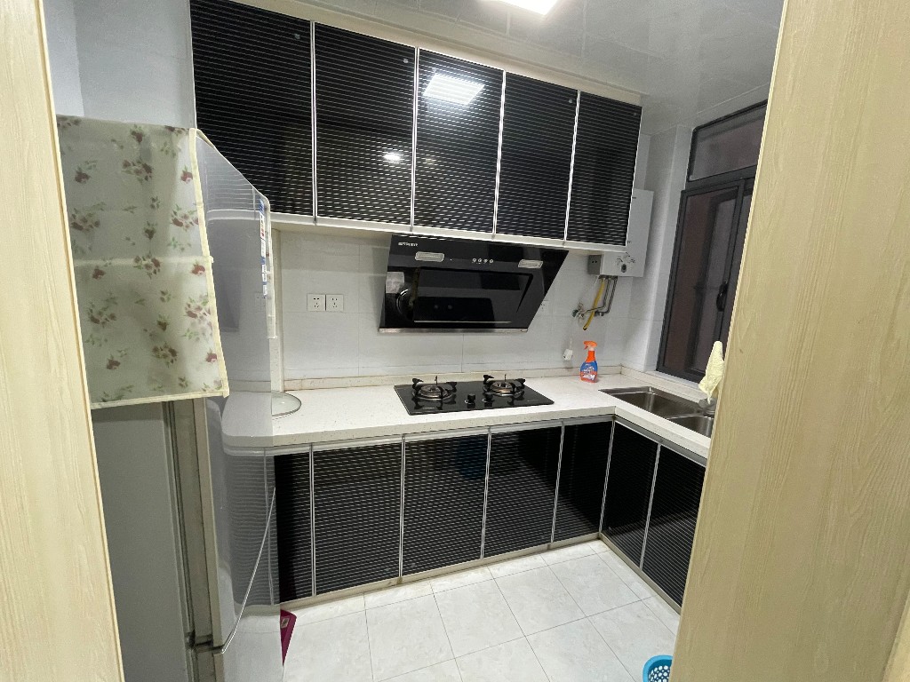 流金岁月-华晨国际 2室2厅1卫 62.0万 流金岁月-华晨国际 2室2厅1卫 62.0万客厅