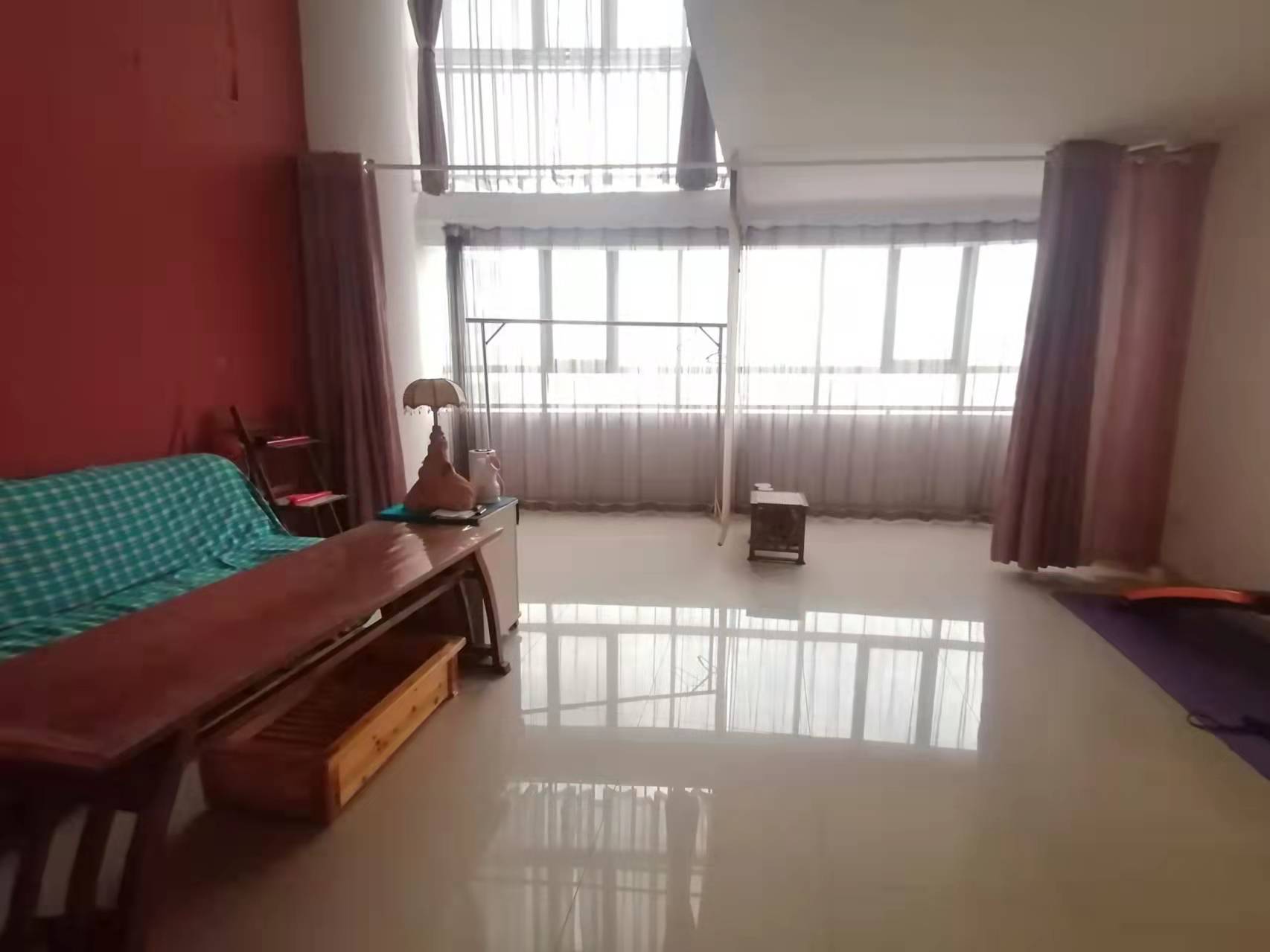 中瀚财富广场  3室2厅1卫    2000.0元/月 中瀚财富广场  3室2厅1卫    2000.0元/月室内图