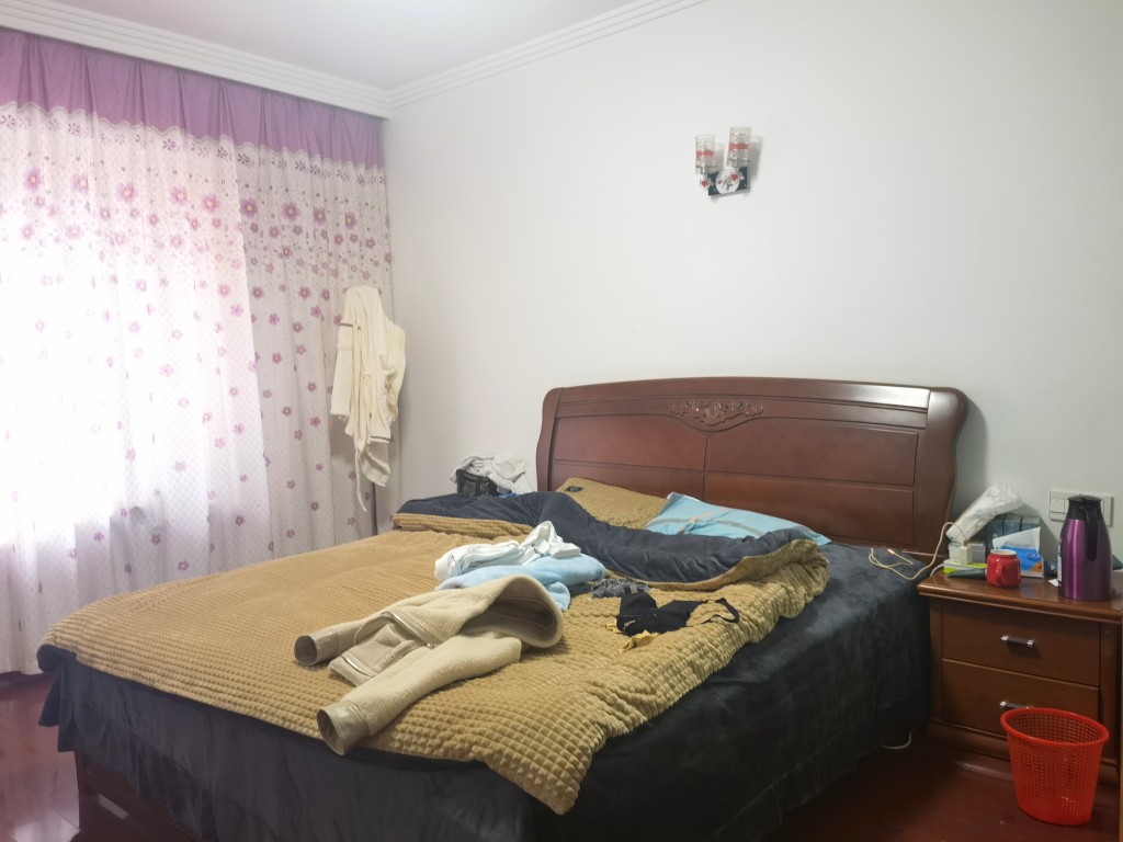 马良小区 3室2厅2卫 60.0万 马良小区 3室2厅2卫 60.0万客厅