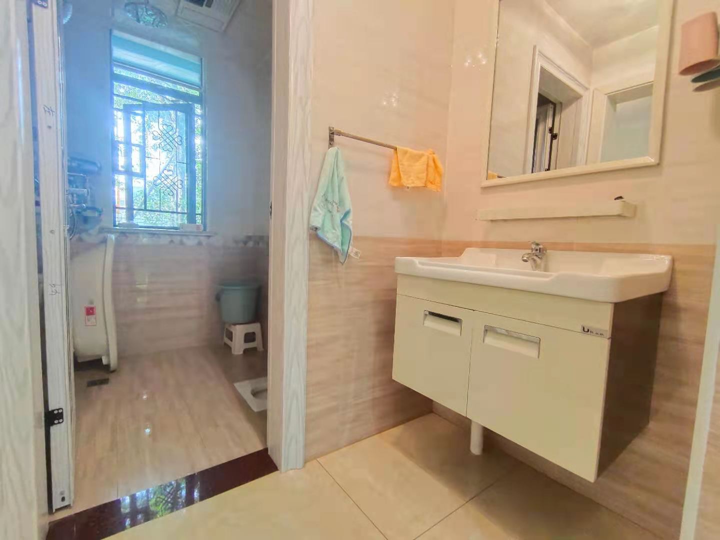 中泰财富湘江 4室2厅2卫 123.8万 中泰财富湘江 4室2厅2卫 123.8万客厅