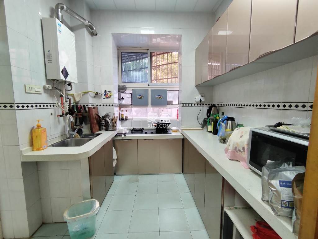 石峰山庄 3室2厅2卫 52.0万 石峰山庄 3室2厅2卫 52.0万客厅