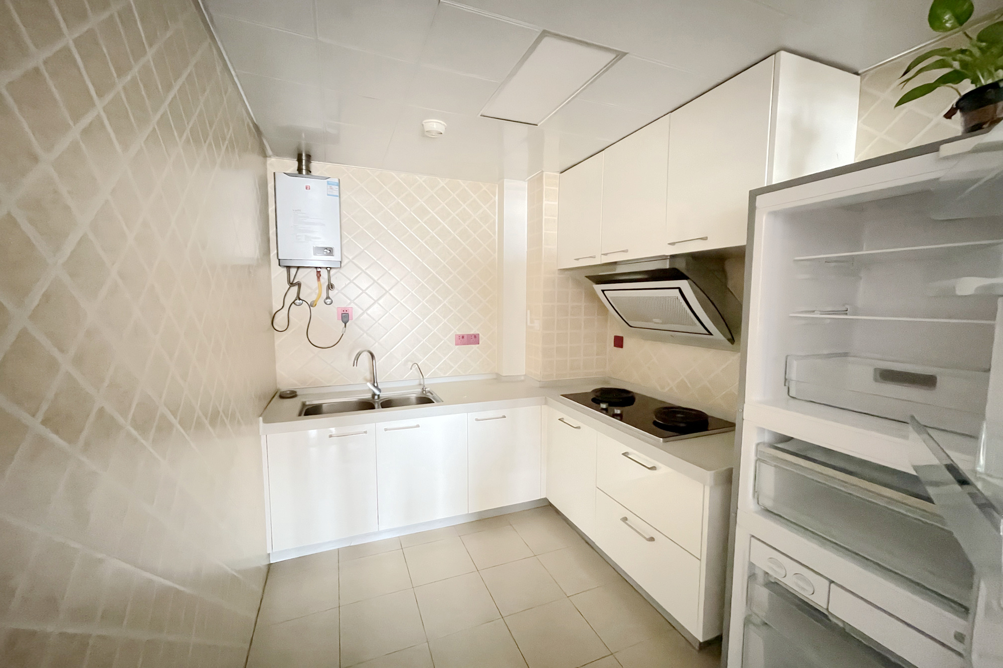 融科檀香山（融科紫檀、香山国际）  2室2厅1卫    106.0万厨房