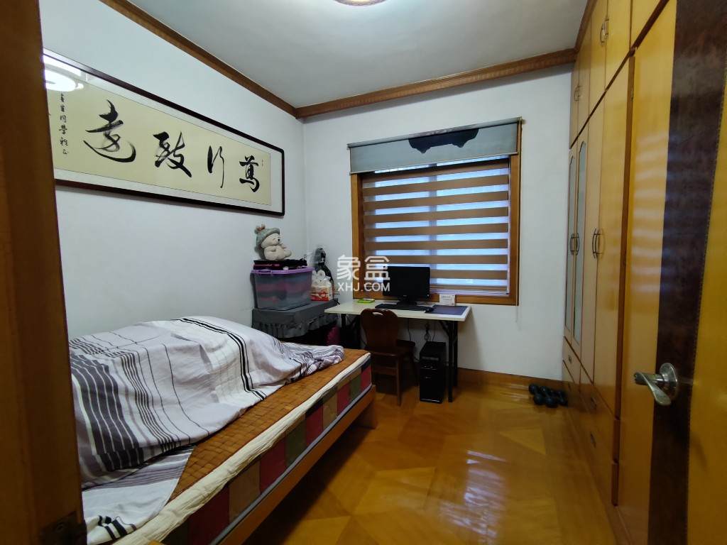 石峰山庄 3室2厅2卫 52.0万 石峰山庄 3室2厅2卫 52.0万客厅