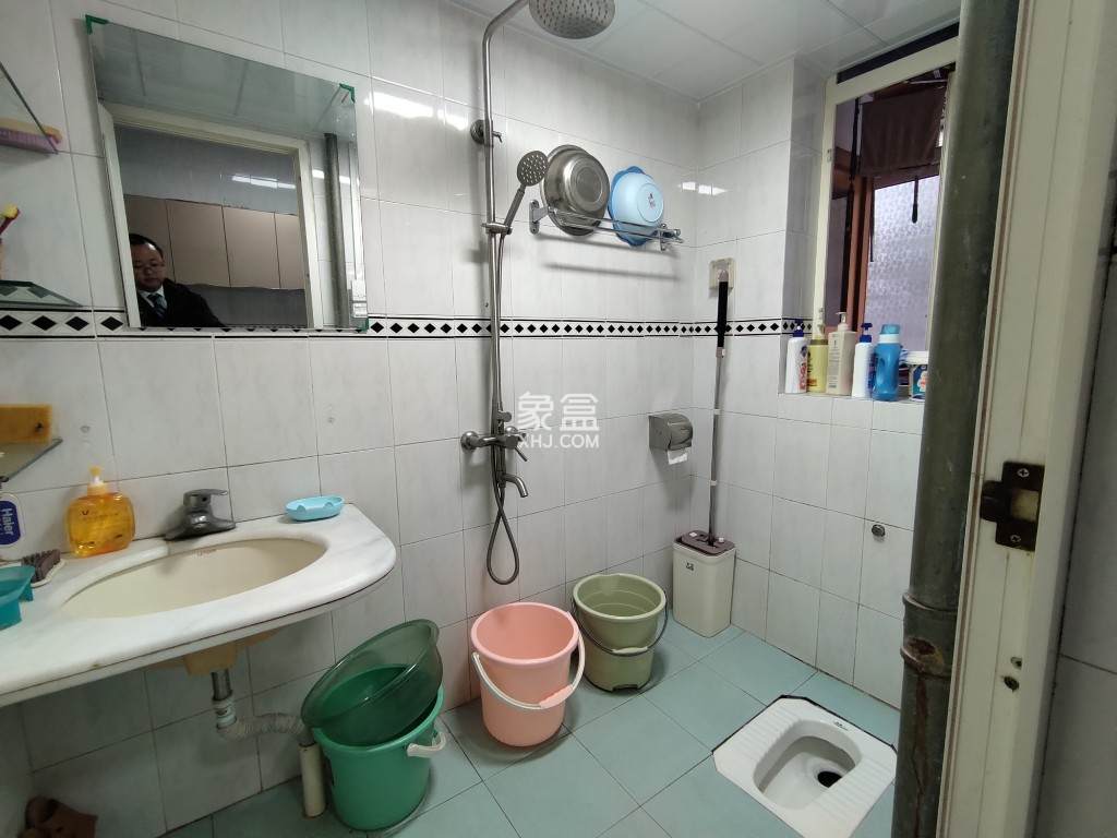 石峰山庄 3室2厅2卫 52.0万 石峰山庄 3室2厅2卫 52.0万客厅