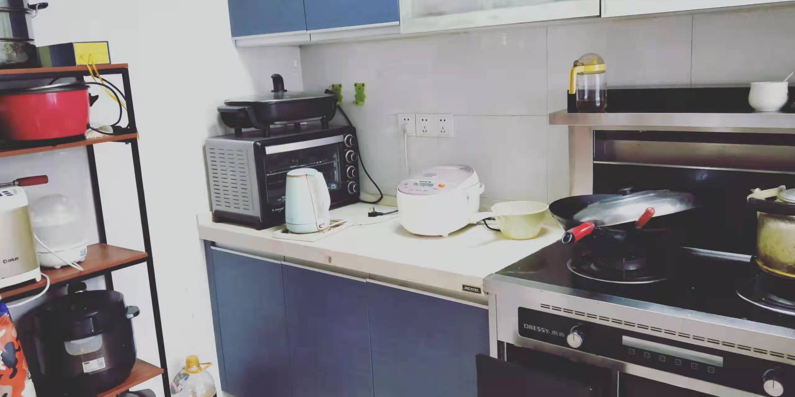 精锐华府(精锐华庭) 3室2厅2卫 66.8万 精锐华府(精锐华庭) 3室2厅2卫 66.8万厨房