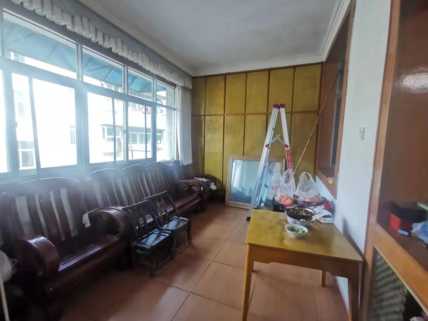 县委会宿舍 4室2厅2卫 56.8万 县委会宿舍 4室2厅2卫 56.8万卫生间