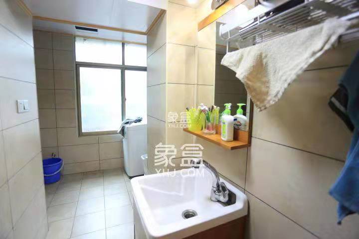 芙蓉小区新华东路123号 3室2厅2卫 65.0万 芙蓉小区新华东路123号 3室2厅2卫 65.0万客厅