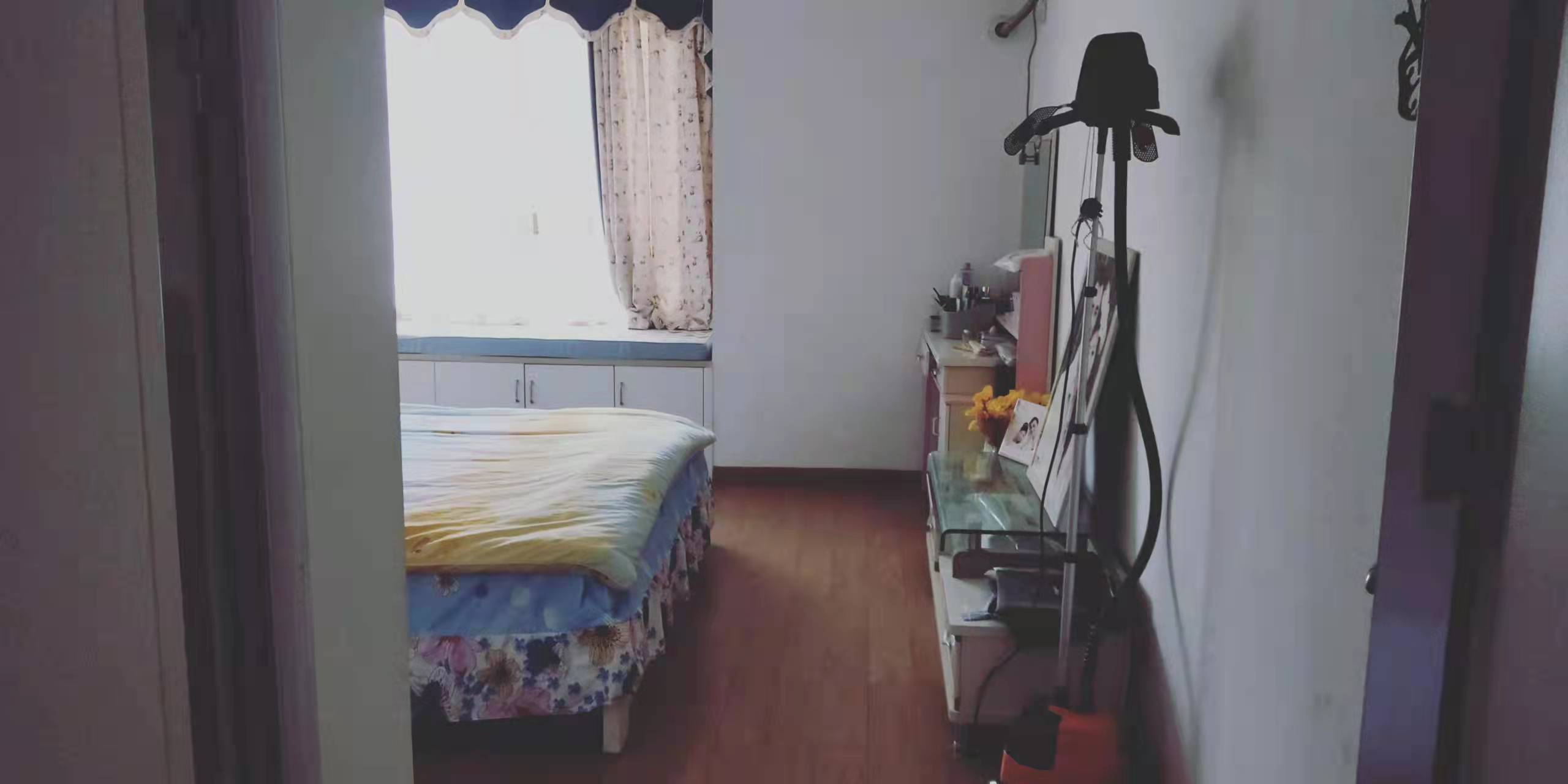 精锐华府(精锐华庭) 3室2厅2卫 66.8万 精锐华府(精锐华庭) 3室2厅2卫 66.8万卧室