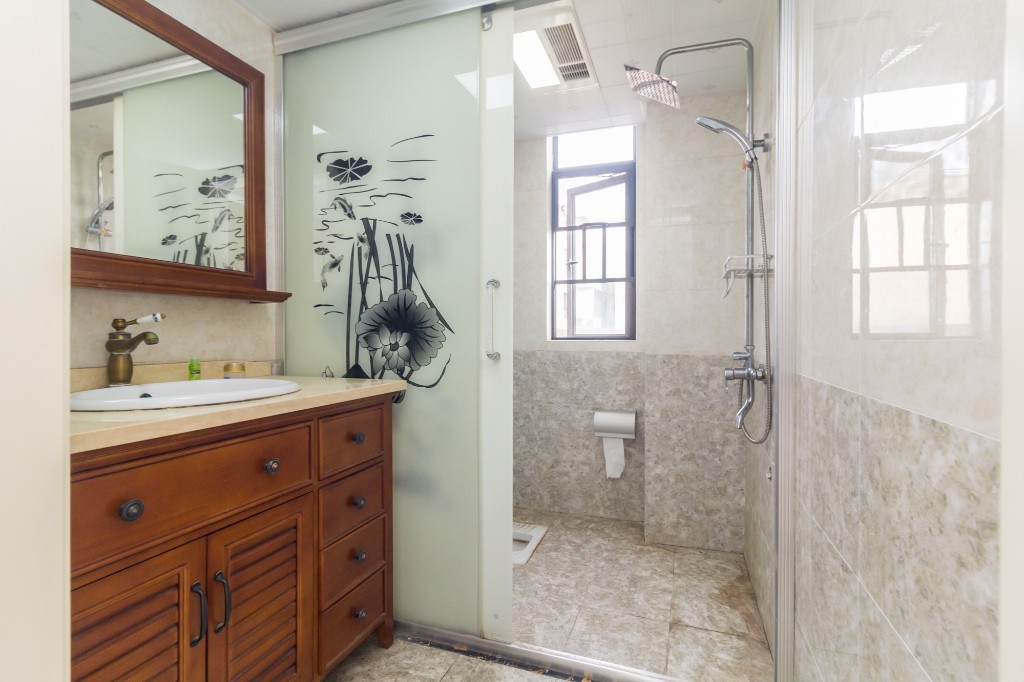 中国铁建国际城二期 3室2厅1卫 72.0万 中国铁建国际城二期 3室2厅1卫 72.0万卫生间