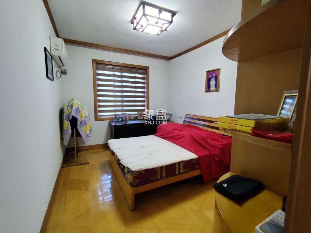 石峰山庄 3室2厅2卫 52.0万 石峰山庄 3室2厅2卫 52.0万客厅