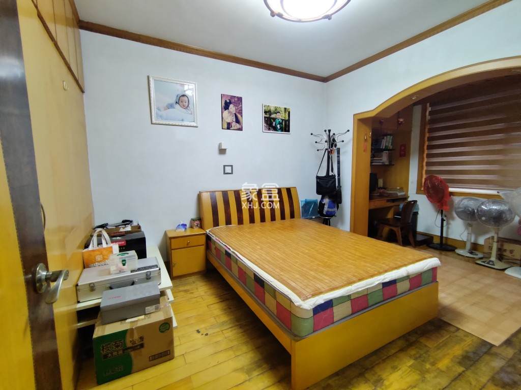 石峰山庄 3室2厅2卫 52.0万 石峰山庄 3室2厅2卫 52.0万客厅