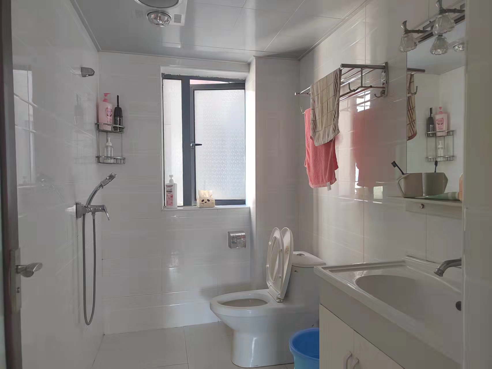 流金岁月-华晨国际 2室1厅1卫 51.8万 流金岁月-华晨国际 2室1厅1卫 51.8万客厅