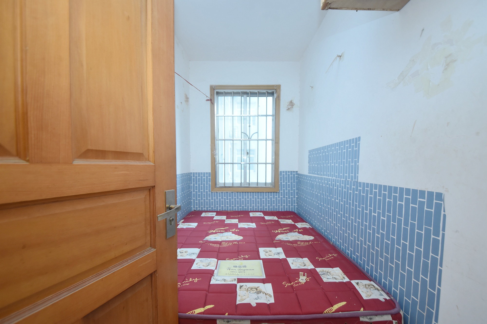 高桥现代商贸城  4室3厅2卫    118.88万卧室