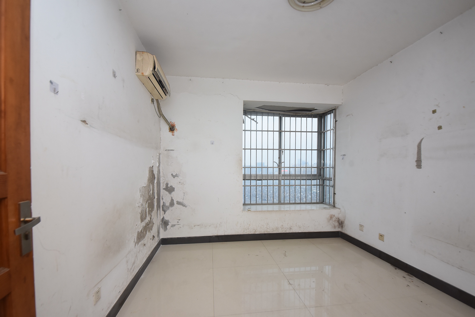 高桥现代商贸城  4室3厅2卫    118.88万其他