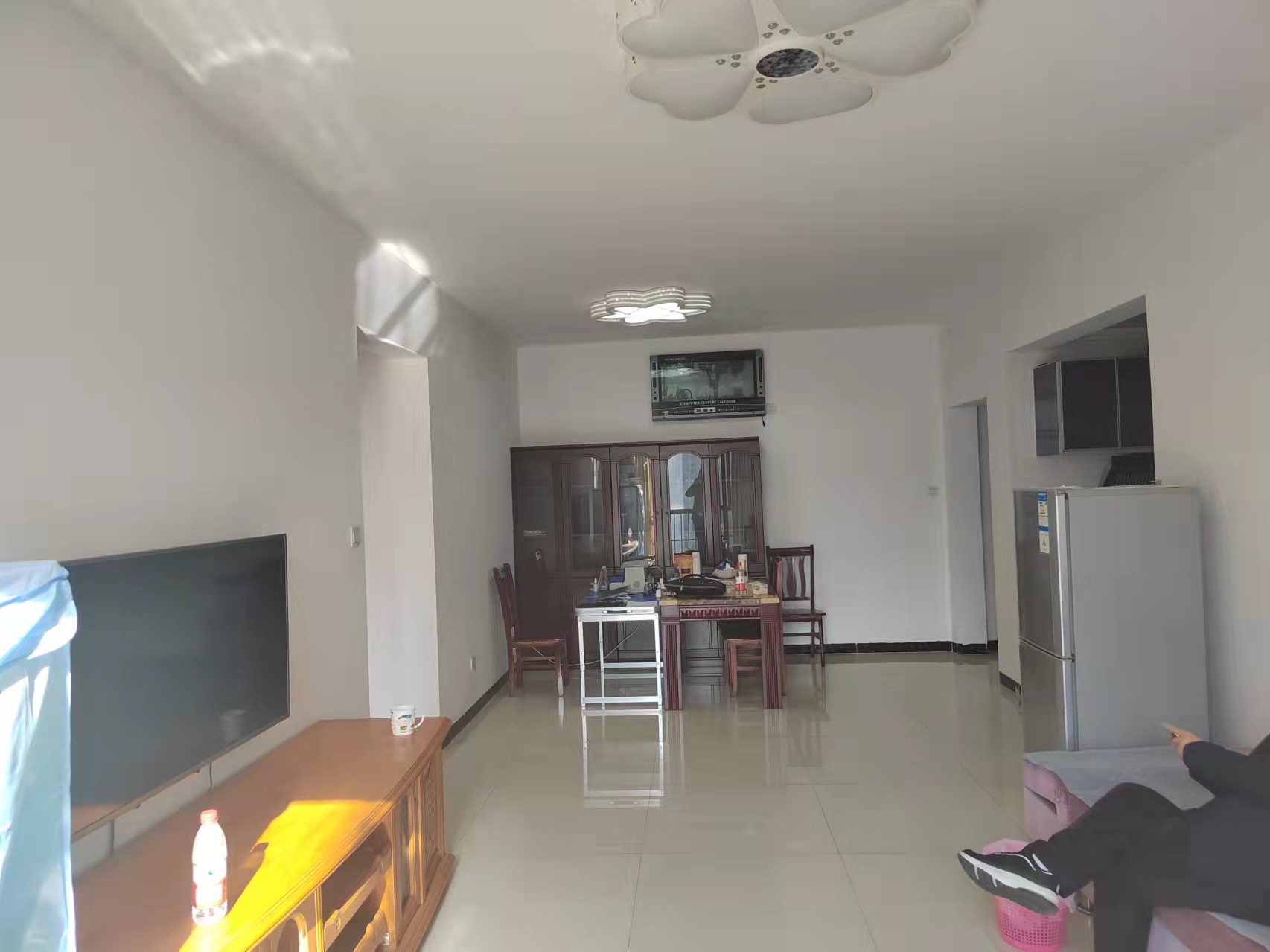 流金岁月-华晨国际 2室1厅1卫 51.8万 流金岁月-华晨国际 2室1厅1卫 51.8万客厅